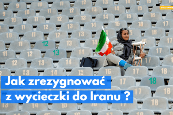 ilustracja wpisu blogowego o tym jak zrezygnować z wykupionej w biurze podróży wycieczki do iranu samotna kobieta z flagą iranu siedzi na trybunach sportowych